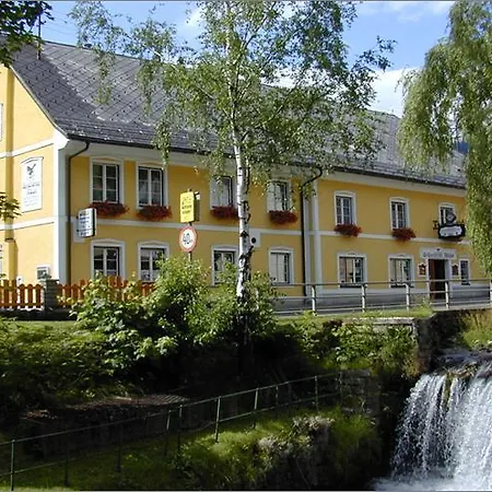 Fogadó Gasthof Schwarzer Adler *